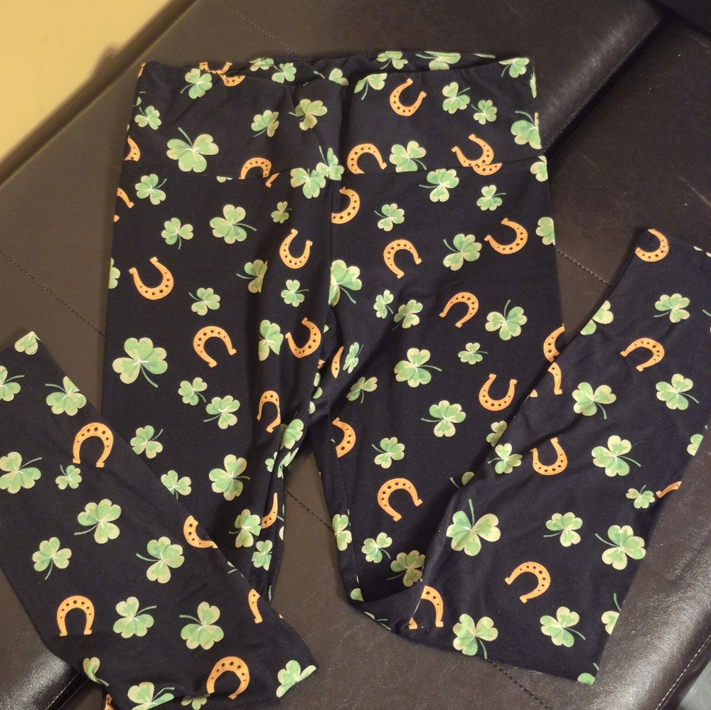 Womens Black Leggings with Green Clover & Orange Horseshoe Print